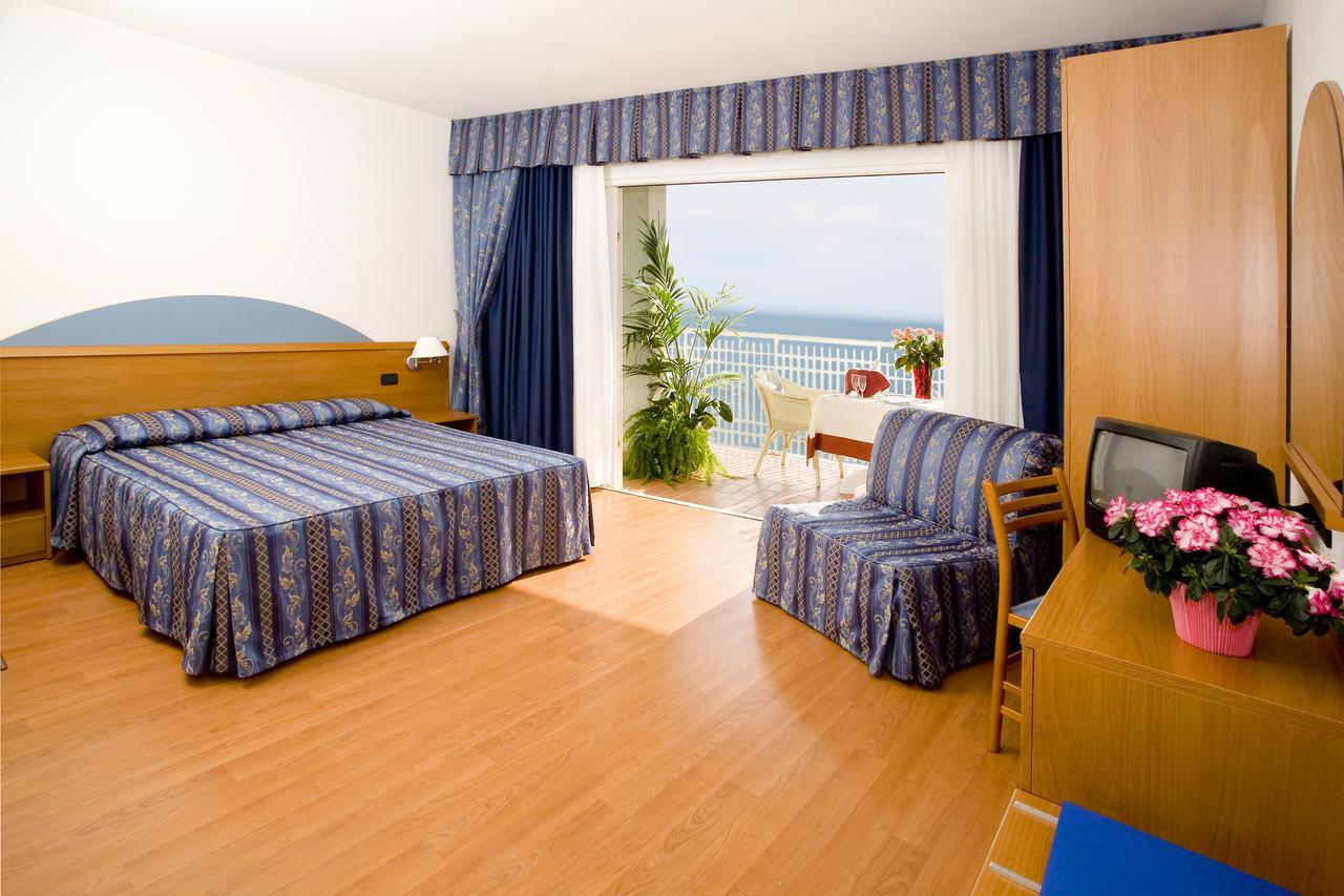 Hotel Adria Sul Mare カオルレ エクステリア 写真