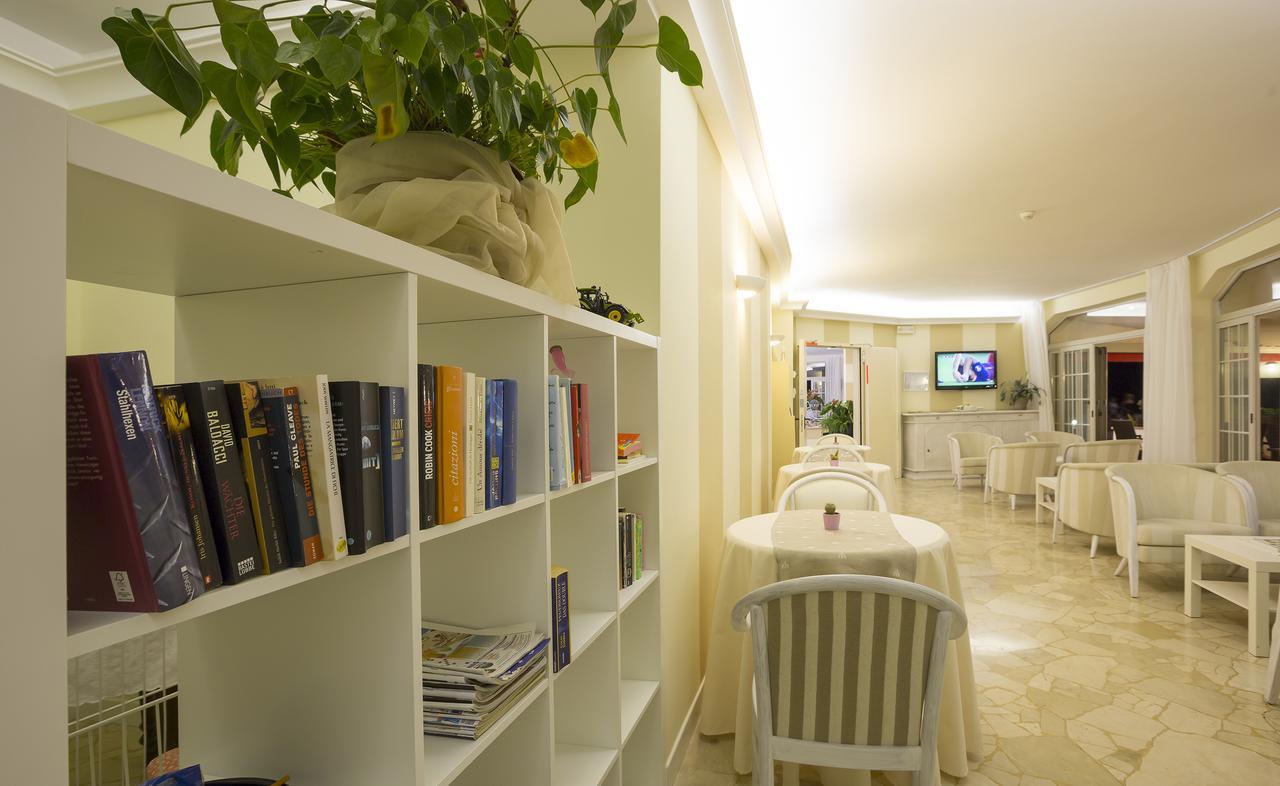 Hotel Adria Sul Mare カオルレ エクステリア 写真
