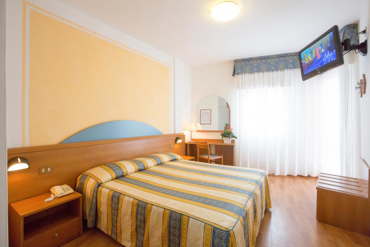 Hotel Adria Sul Mare カオルレ エクステリア 写真